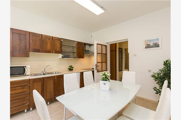 Apartment A1, for 6 persons