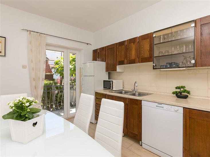 Apartment A1, for 6 persons