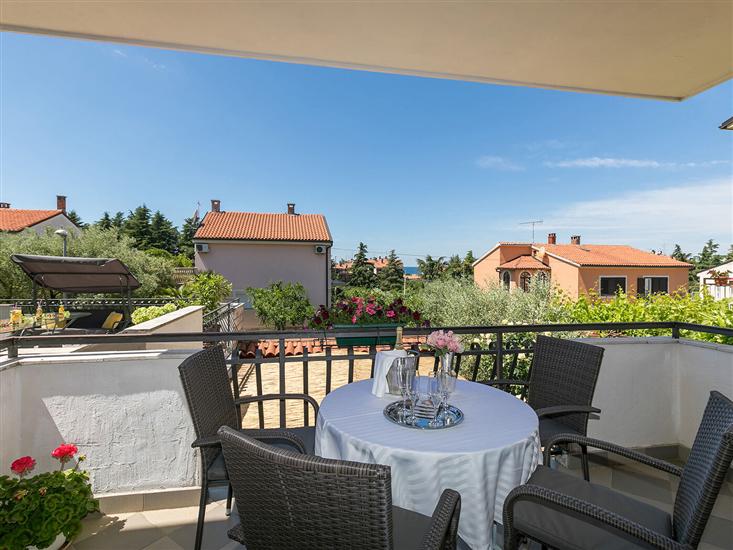 Apartment A1, for 6 persons