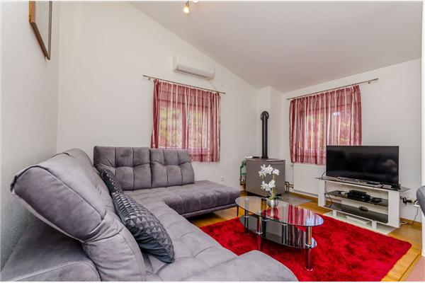 House K1, for 12 persons