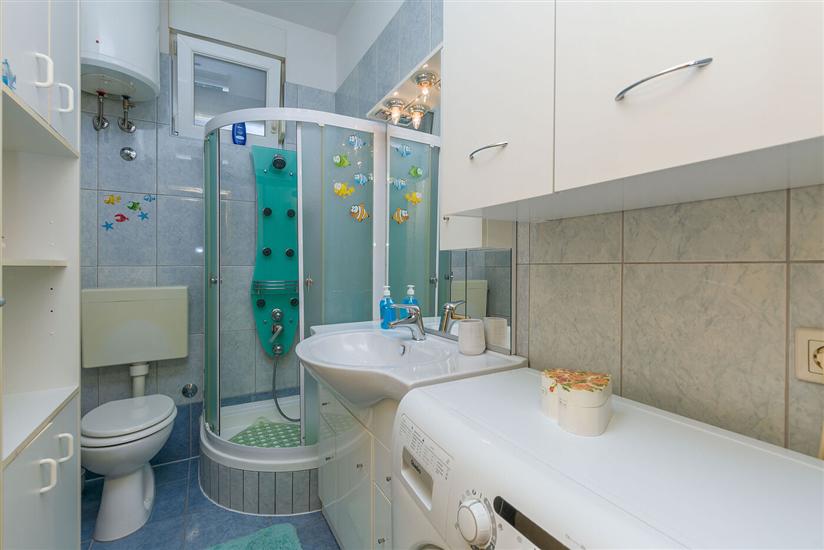 Apartment A1, for 5 persons