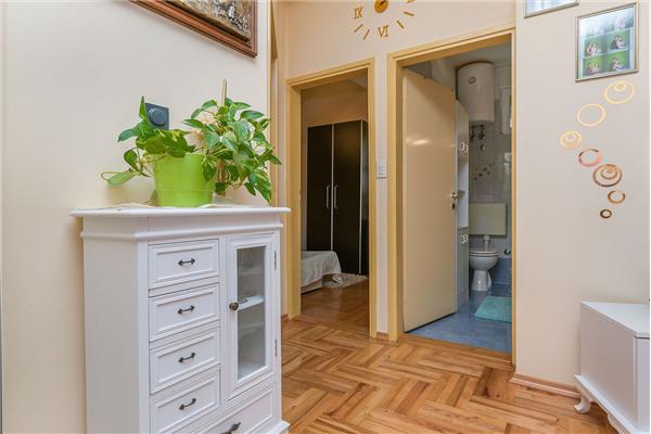Apartment A1, for 5 persons