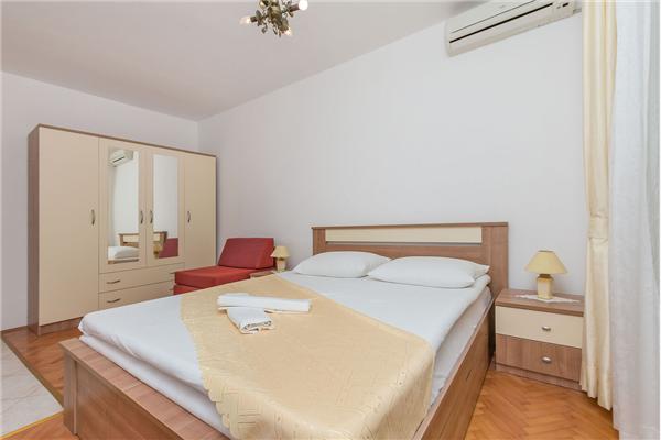 Apartment A1, for 7 persons
