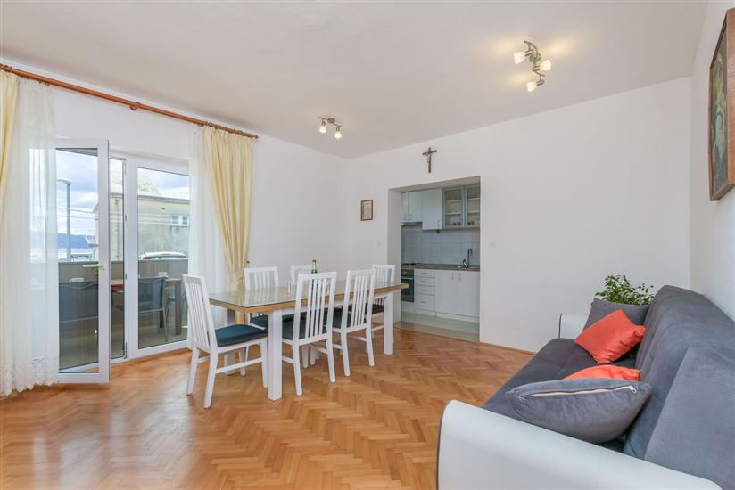 Apartment A1, for 7 persons