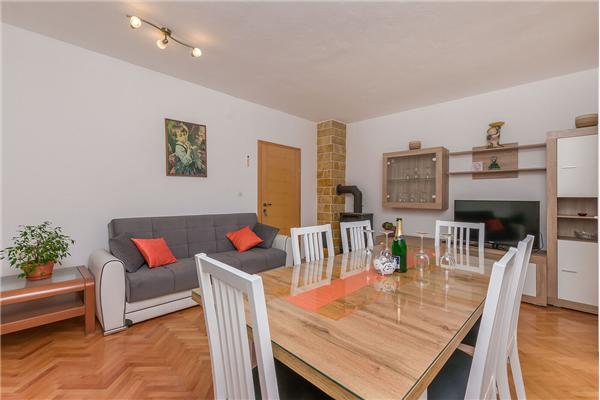 Apartment A1, for 7 persons