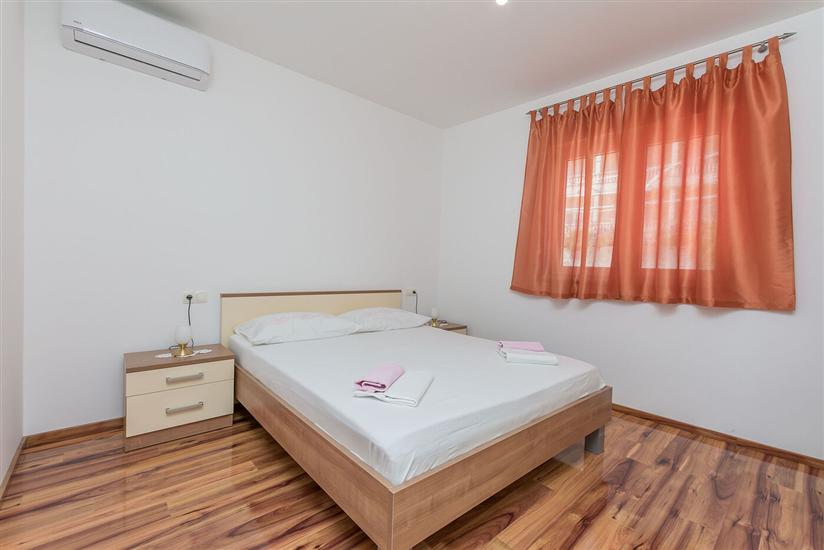 Apartment A3, for 5 persons