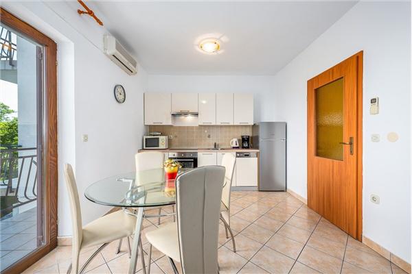 Apartment A4, for 5 persons