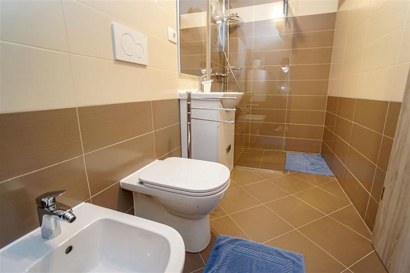 Apartment A3, for 5 persons