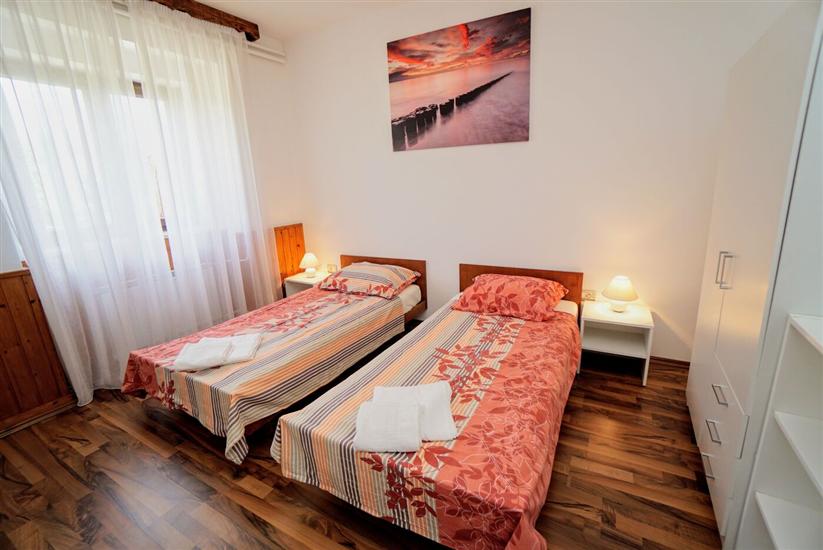 Apartment A1, for 5 persons