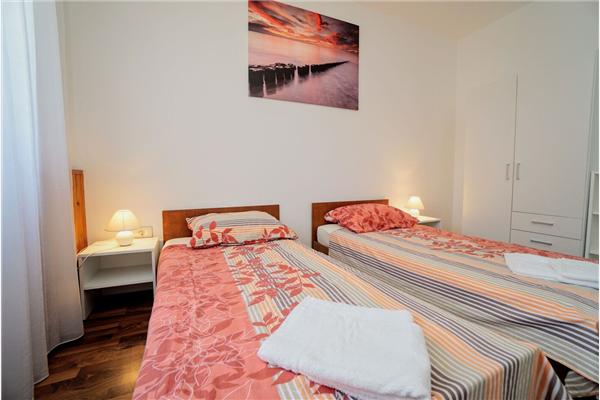 Apartment A1, for 5 persons