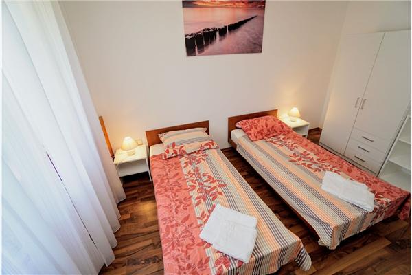 Apartment A1, for 5 persons