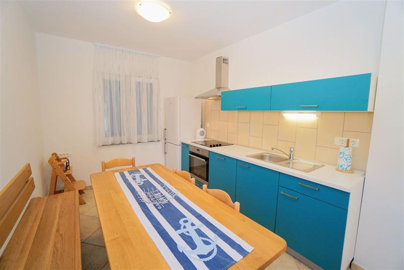Apartment A1, for 5 persons