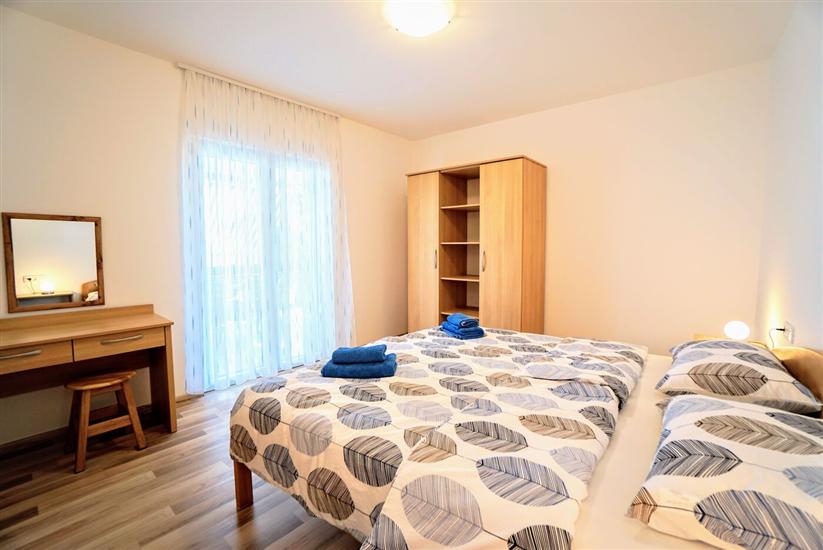Apartment A1, for 5 persons