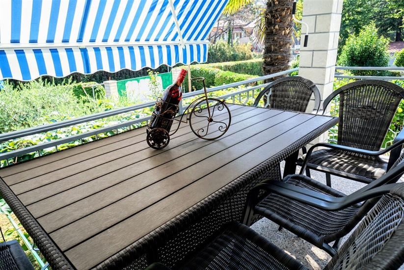 Apartment A1, for 5 persons