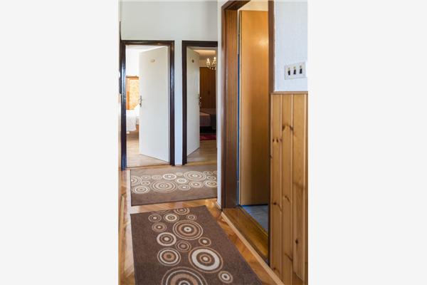 House K1, for 10 persons