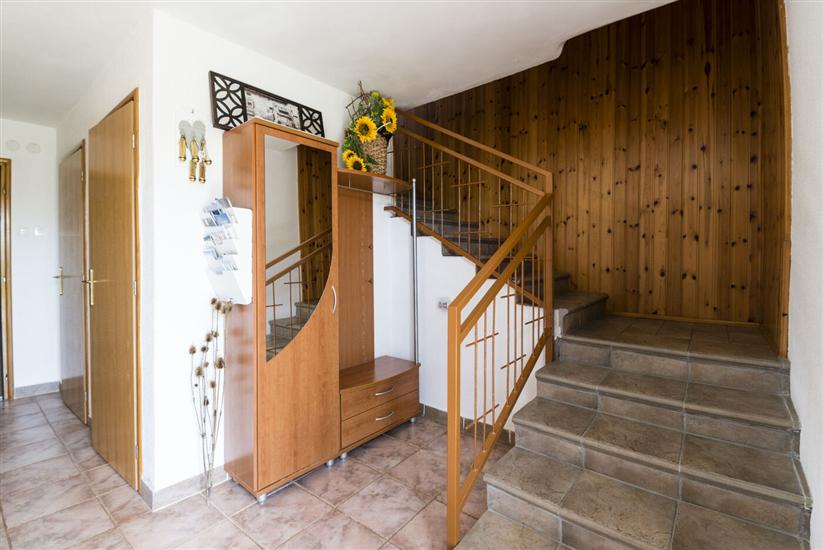 House K1, for 10 persons