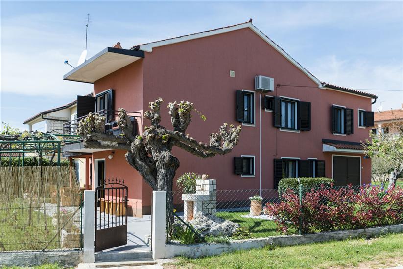 House K1, for 10 persons