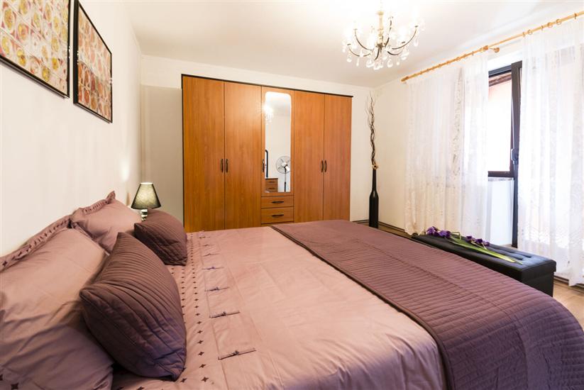 House K1, for 10 persons