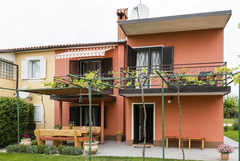 House K1, for 10 persons