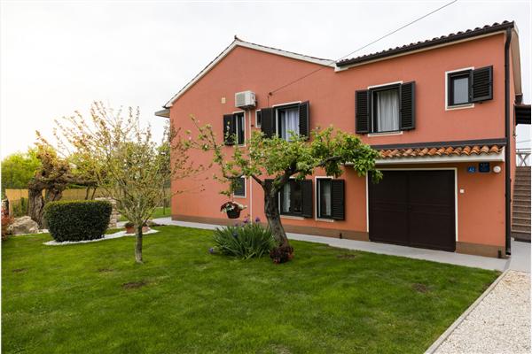 House K1, for 10 persons