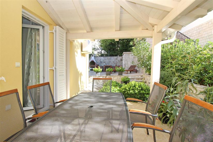 Apartment A1, for 5 persons