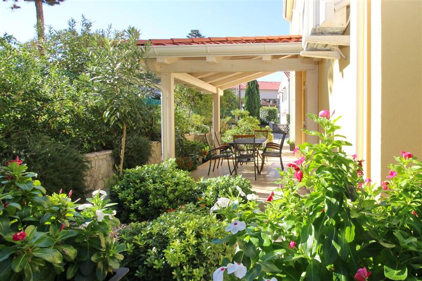 Apartment A1, for 5 persons