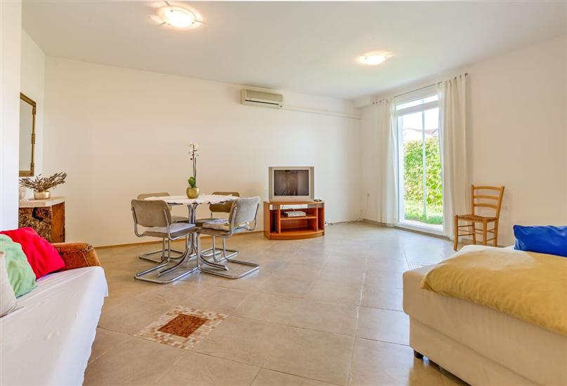 Apartment A6, for 4 persons