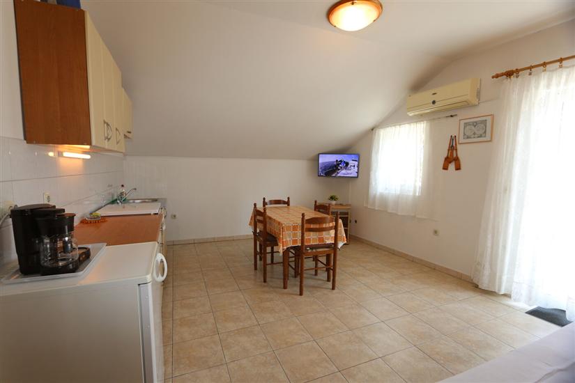 Apartment A6, for 4 persons
