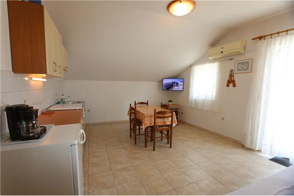 Apartment A6, for 4 persons