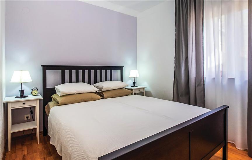 House K1, for 12 persons