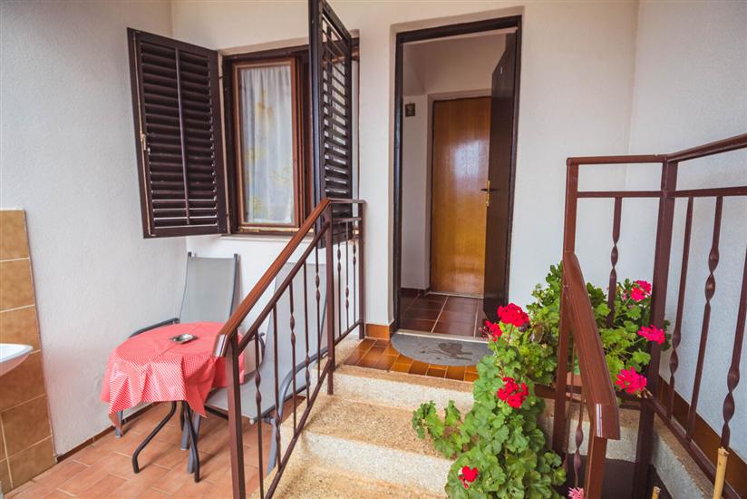 Room S1, for 2 persons