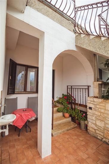 Room S1, for 2 persons