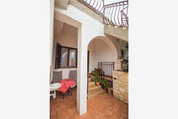 Room S1, for 2 persons