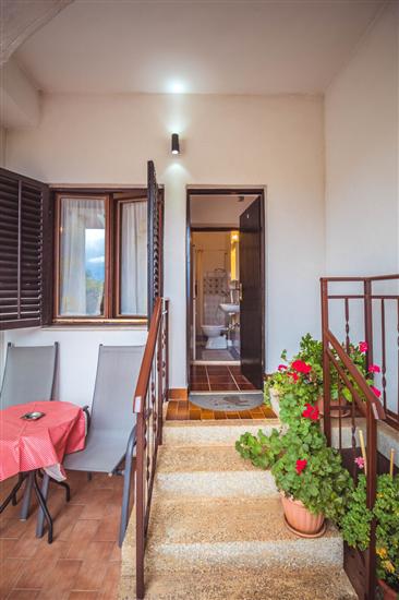 Room S1, for 2 persons