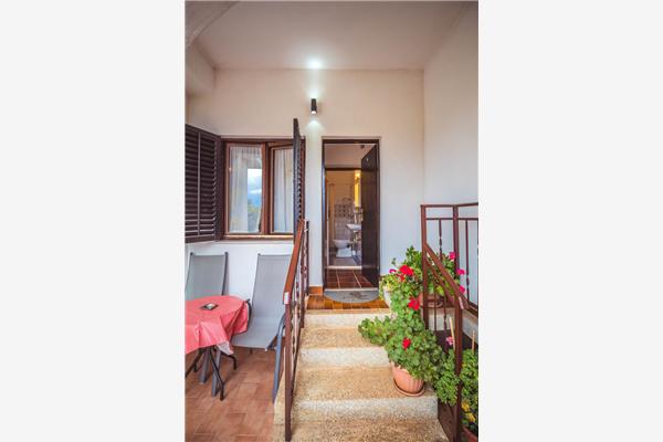 Room S1, for 2 persons