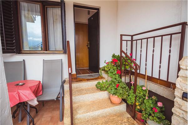 Room S1, for 2 persons