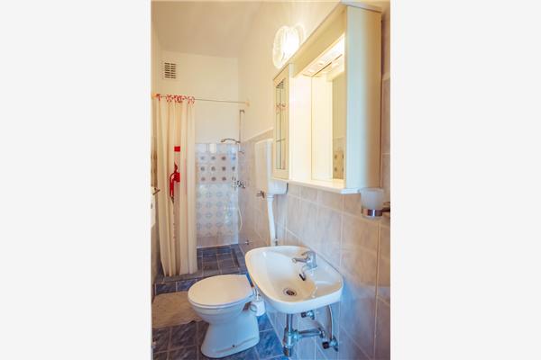 Room S1, for 2 persons