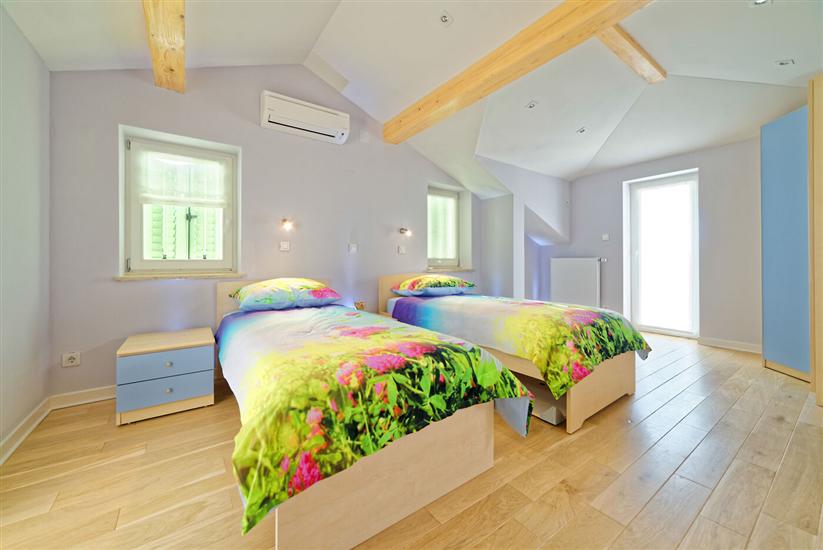 House K1, for 8 persons