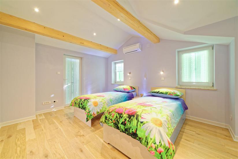 House K1, for 8 persons