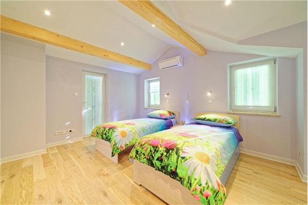 House K1, for 8 persons