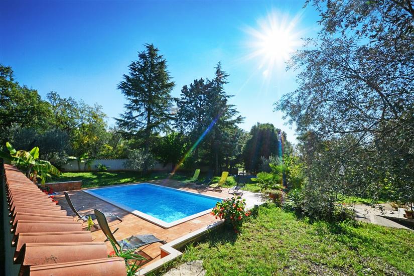 Apartments Albina Valiza