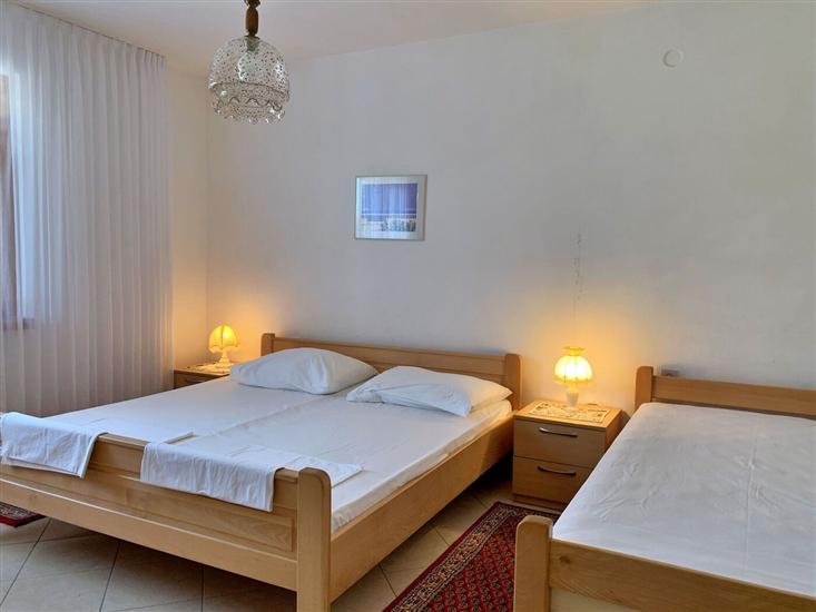 Apartment A1, for 7 persons