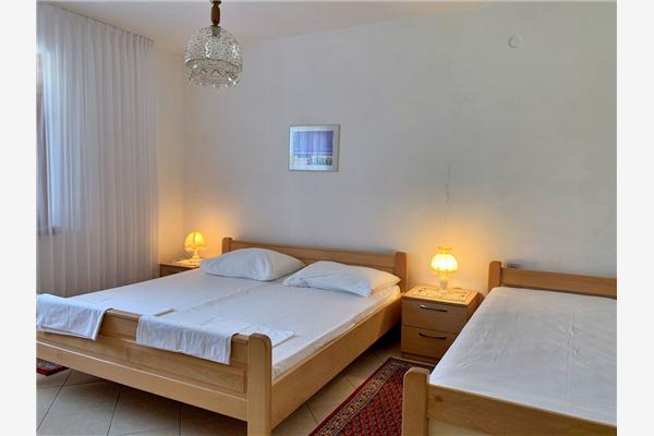 Apartment A1, for 7 persons