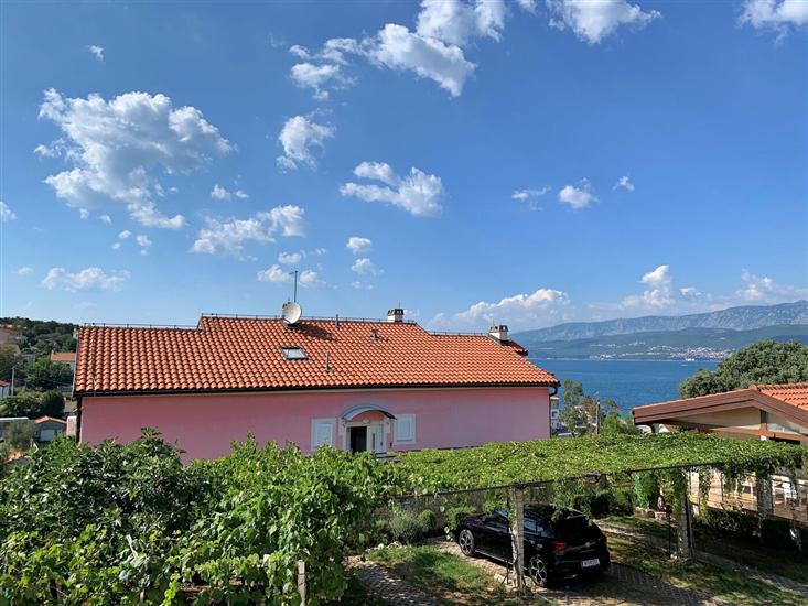 Apartment A2, for 8 persons