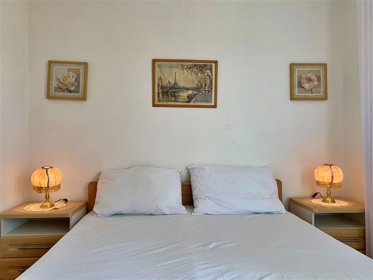 Apartment A2, for 8 persons