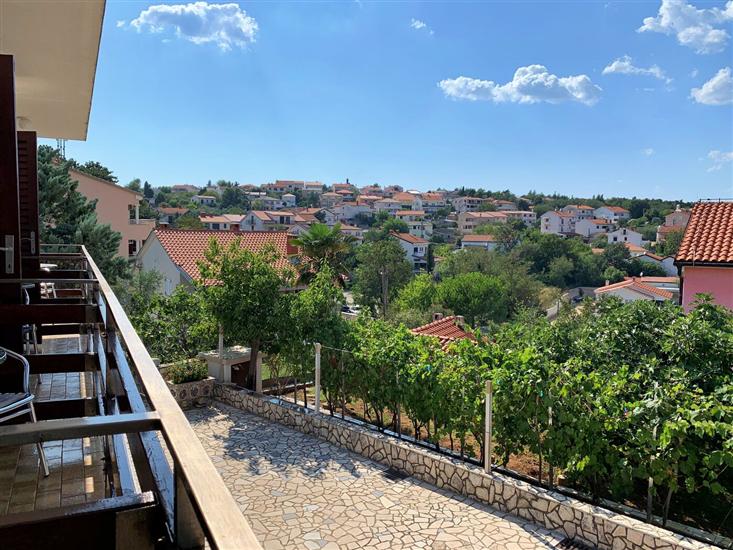 Apartment A2, for 8 persons