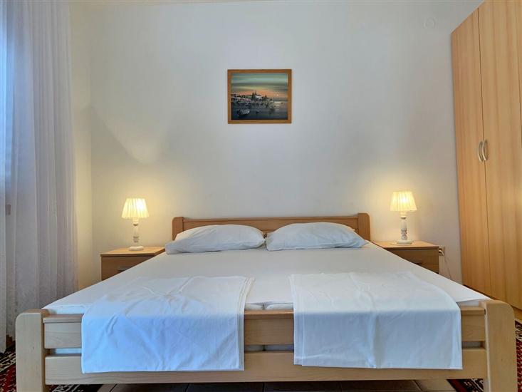 Apartment A2, for 8 persons