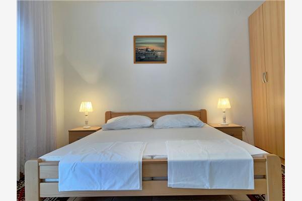 Apartment A2, for 8 persons