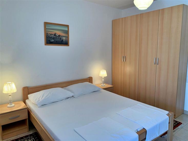 Apartment A2, for 8 persons