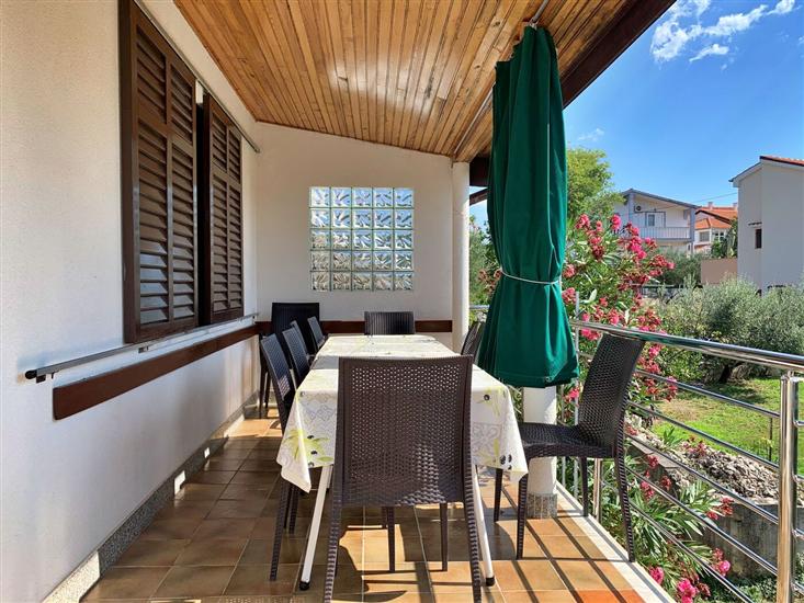 Apartment A2, for 8 persons